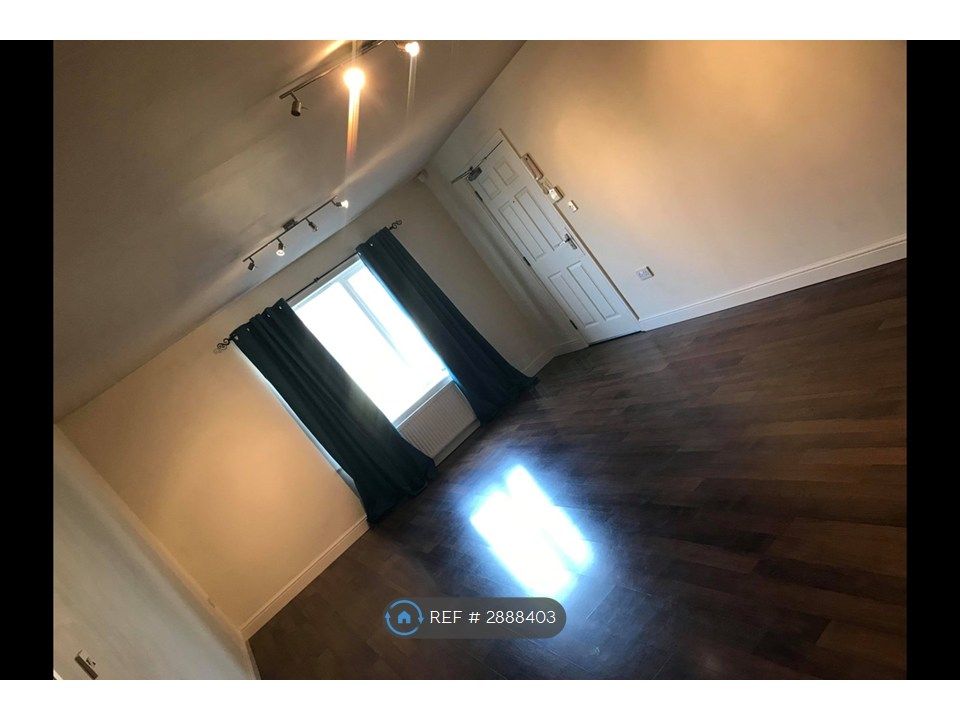 Property photo 3 of 4 Living Space
