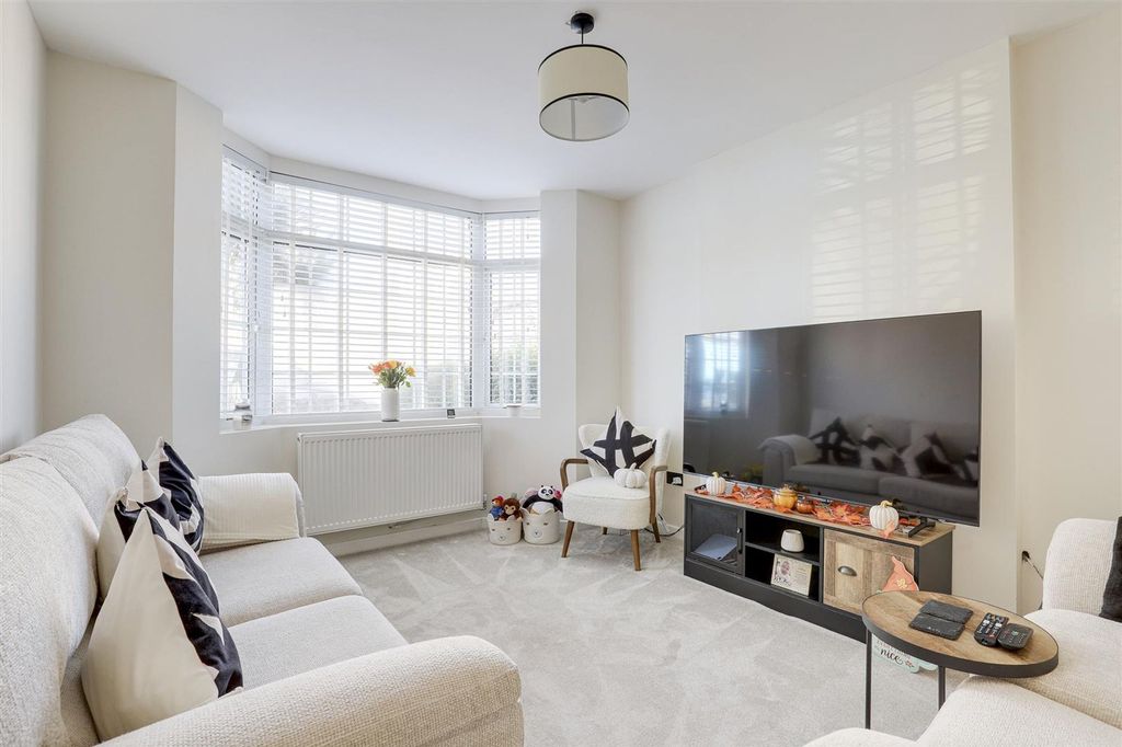 Property photo 2 of 23