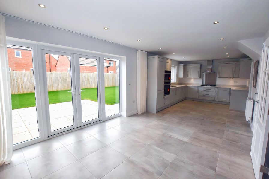 Property photo 2 of 26 Dining Kitchen 1