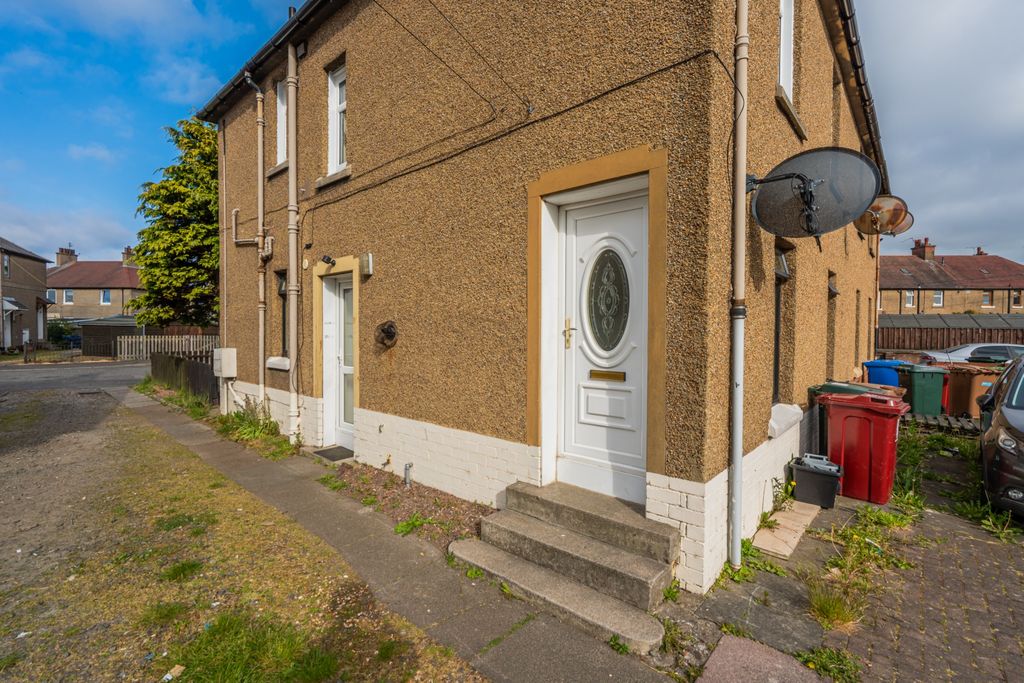 Property photo 2 of 11