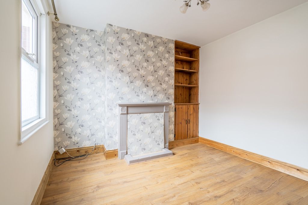 Property photo 3 of 14