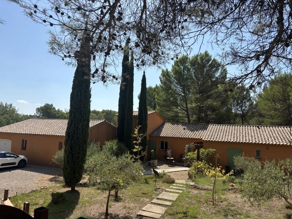 Property photo 1 of 20 À Lorgues