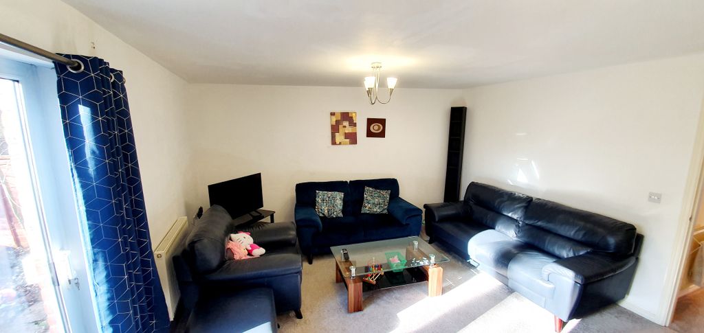 Property photo 3 of 11