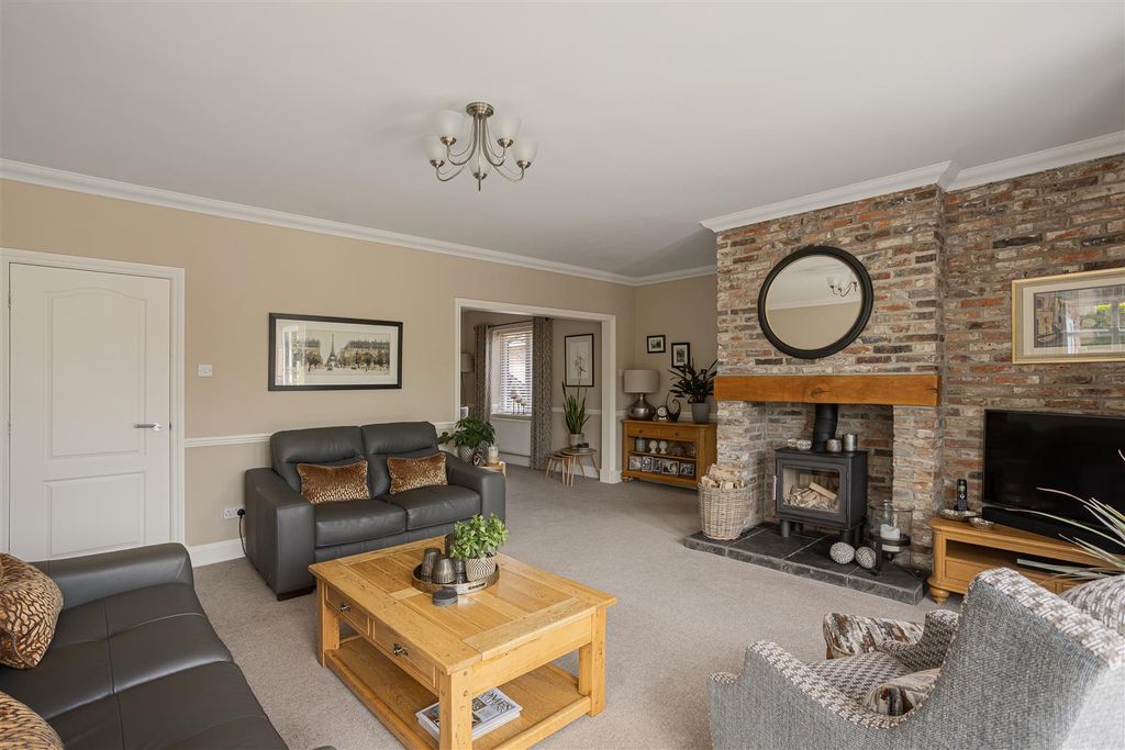 Property photo 3 of 62 6_Main_Street_Select_50.Jpg