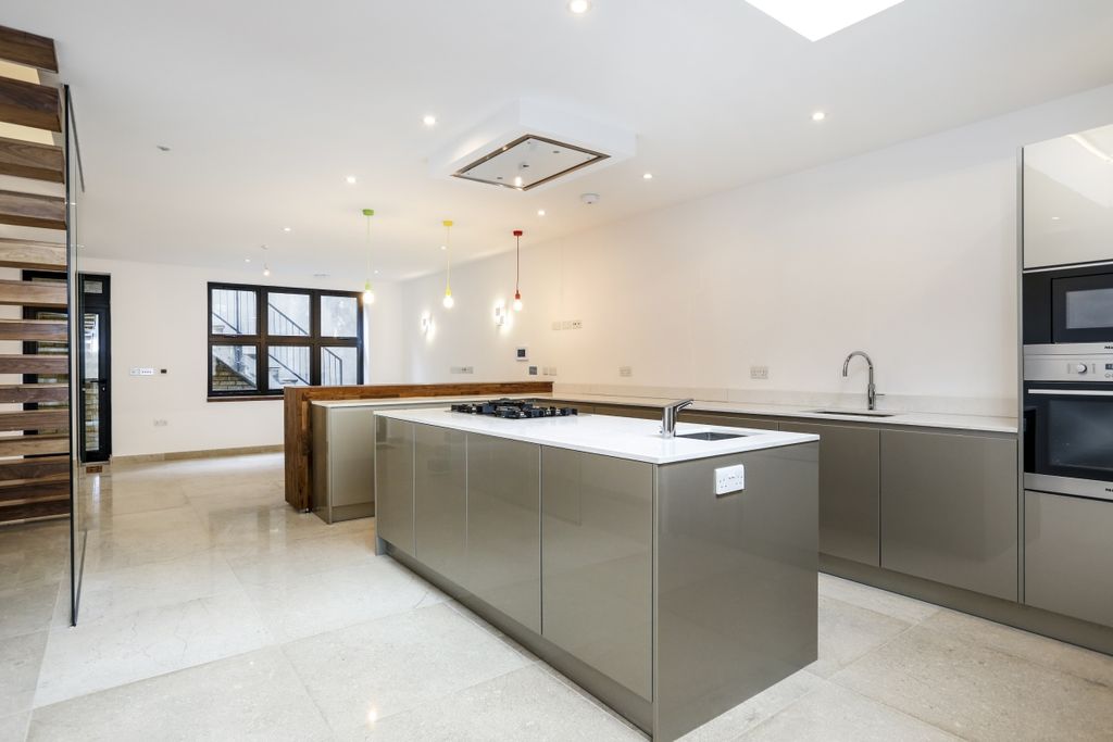 Property photo 1 of 15 Kitchen
