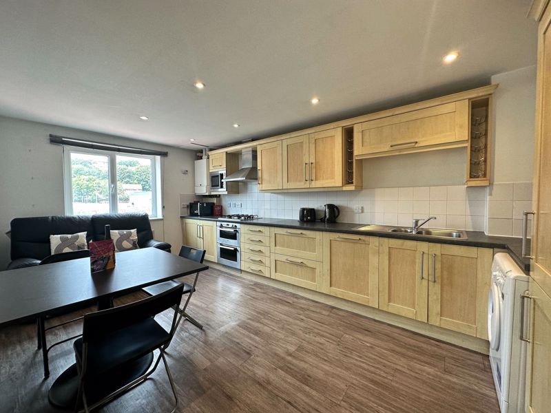 Property photo 1 of 7 Photo 12