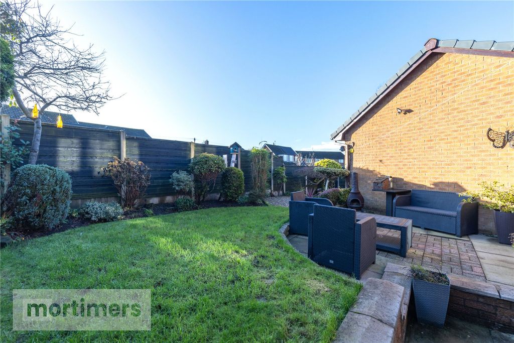 Property photo 3 of 25 Garden