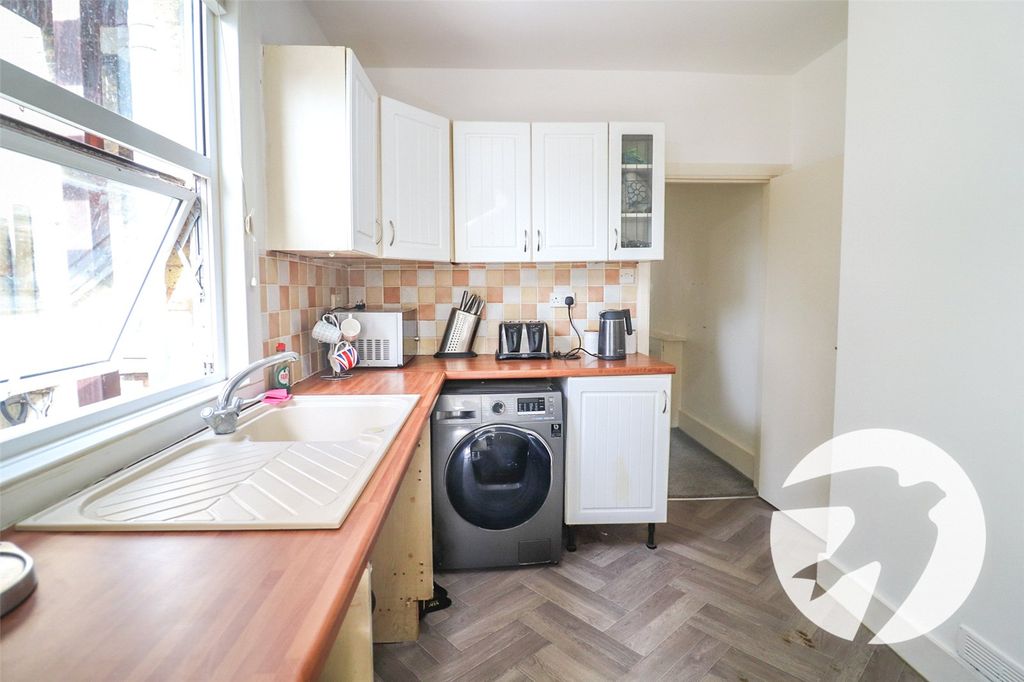 Property photo 2 of 5 Picture No. 11