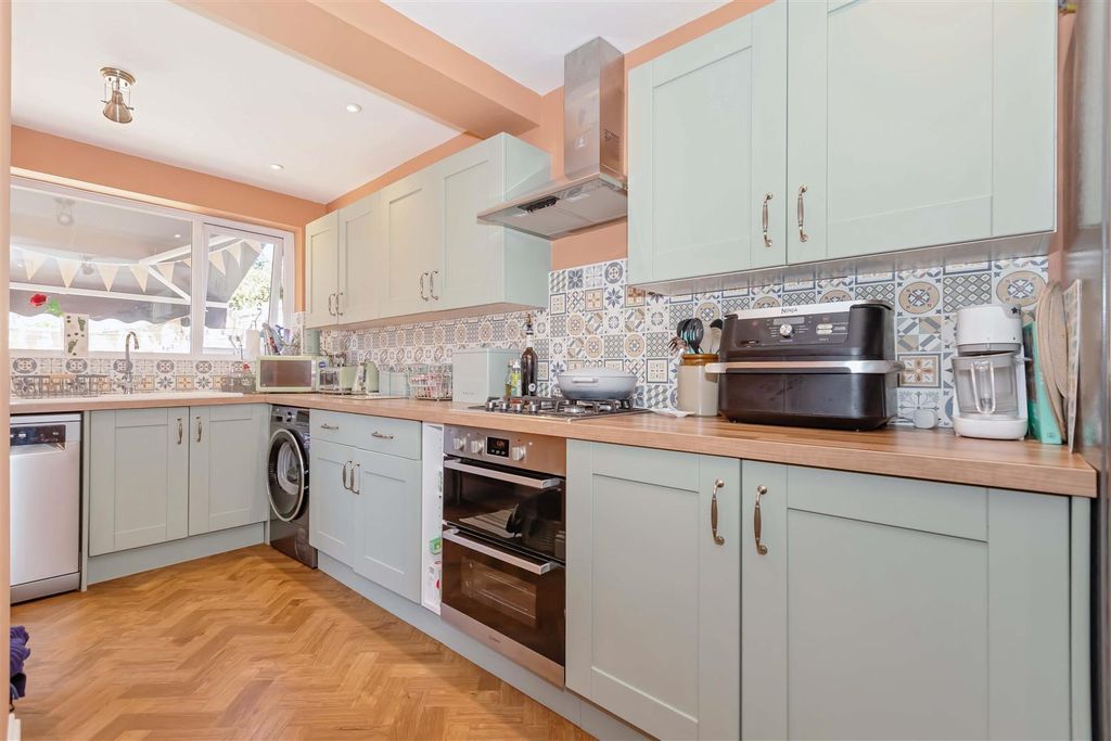 Property photo 3 of 15 Boxgrove_1.Jpg