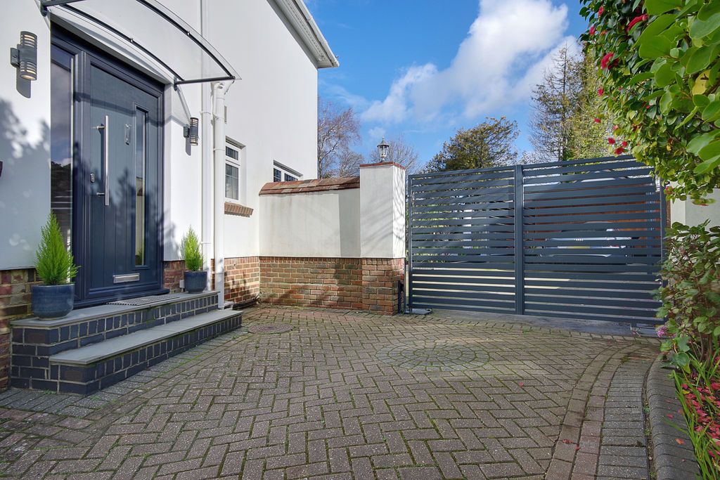 Property photo 2 of 30 Photo 28