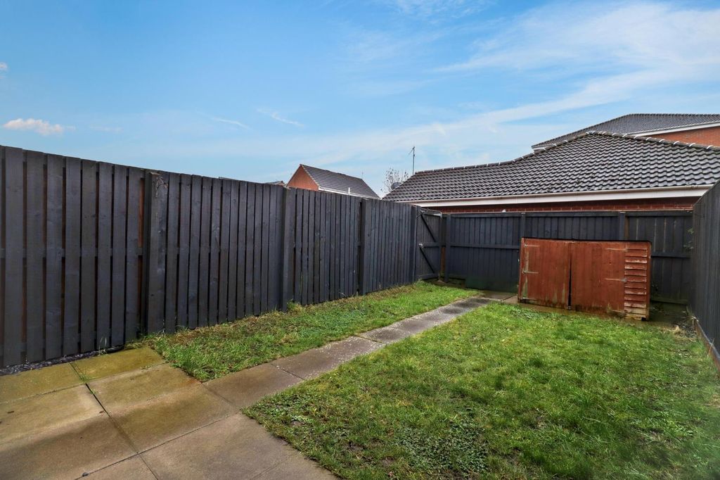 Property photo 2 of 20