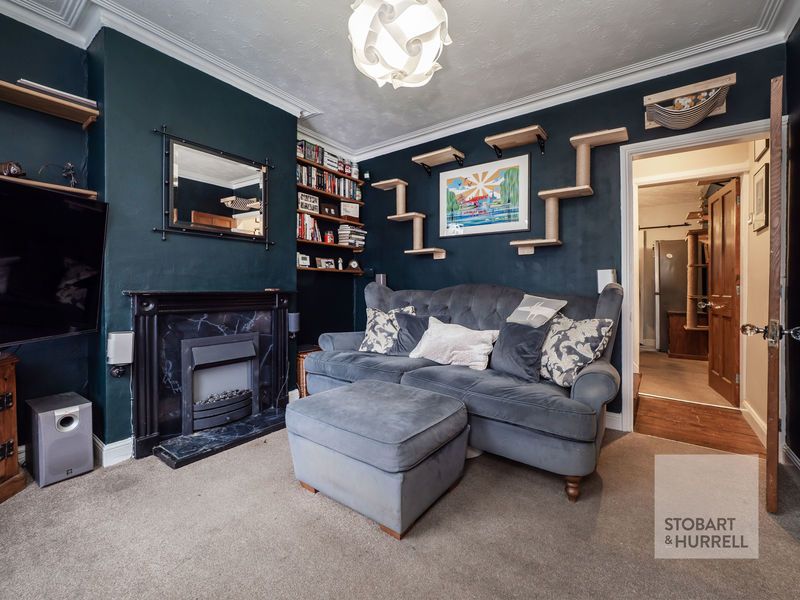 Property photo 3 of 14 Lounge