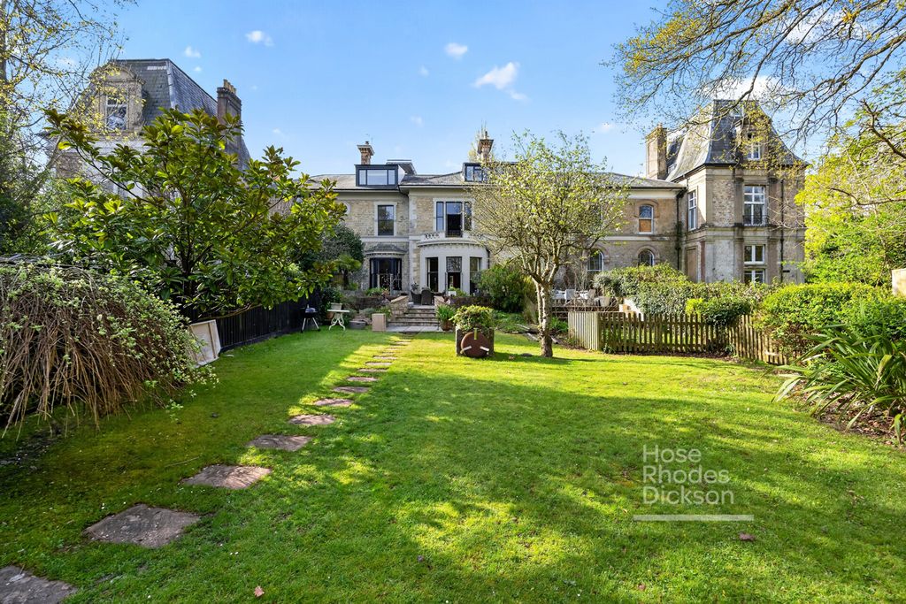 Property photo 1 of 37 Pbox-Img.Jpg