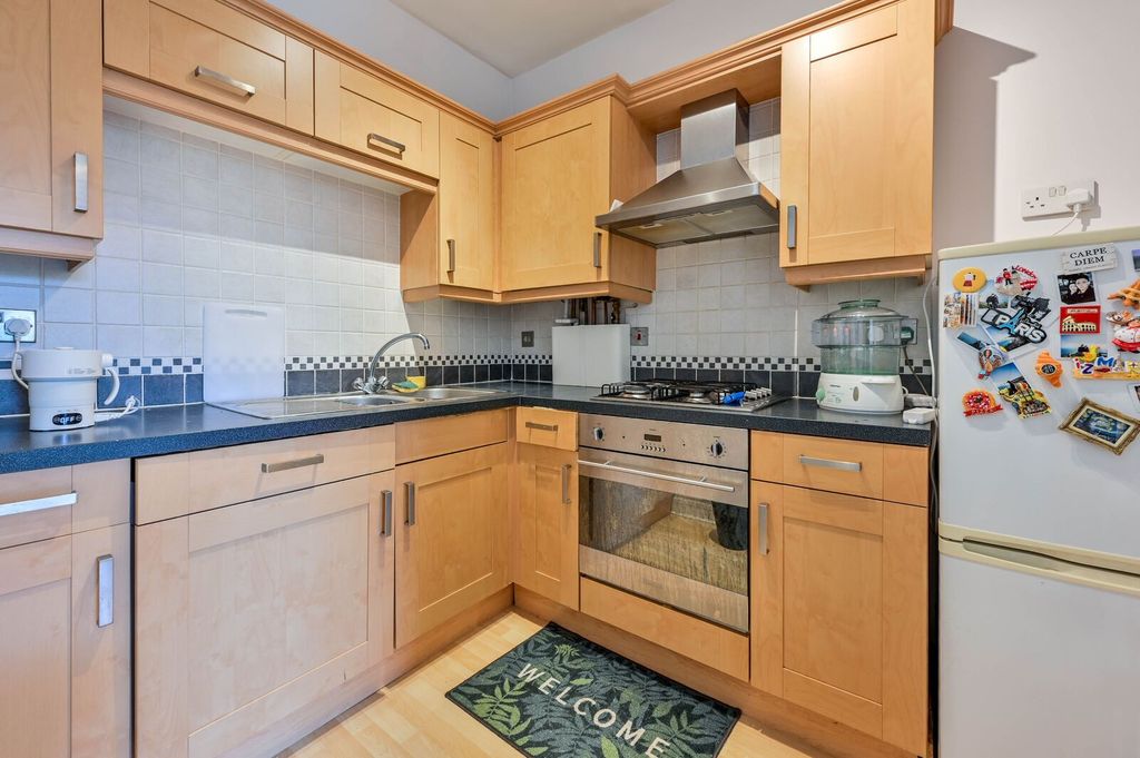 Property photo 3 of 8