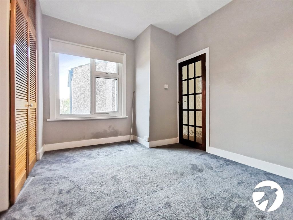 Property photo 3 of 8 Picture No. 04