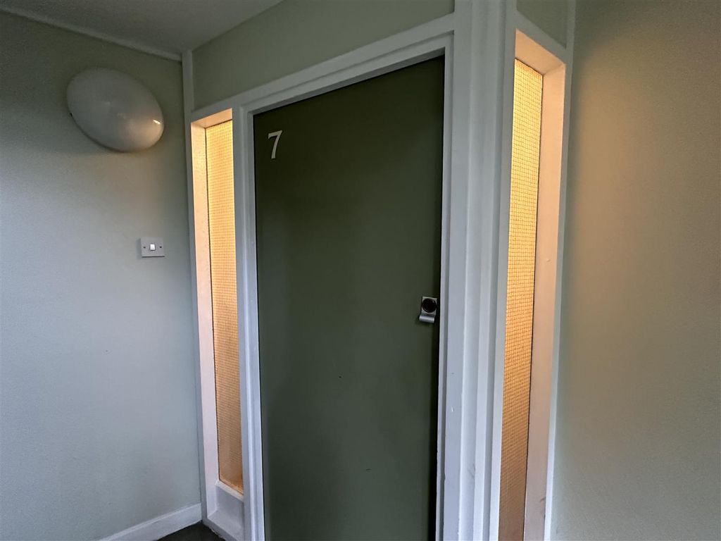 Property photo 2 of 17 Entrance