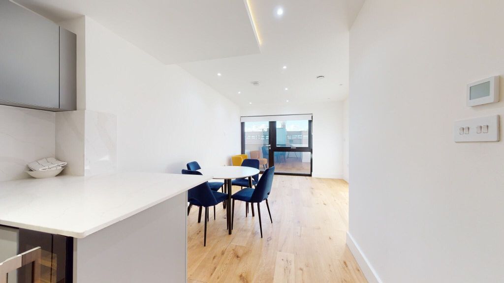 Property photo 1 of 14 Living Room