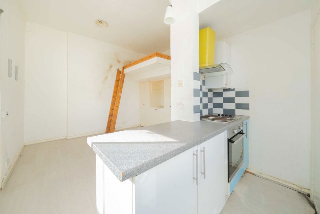 Property photo 2 of 4