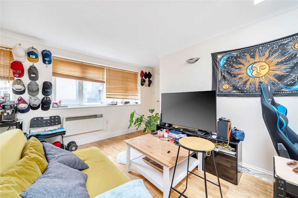 Property photo 2 of 13 Picture No. 19