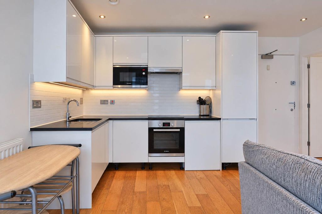 Property photo 2 of 17 1793632615 - 3.Jpg