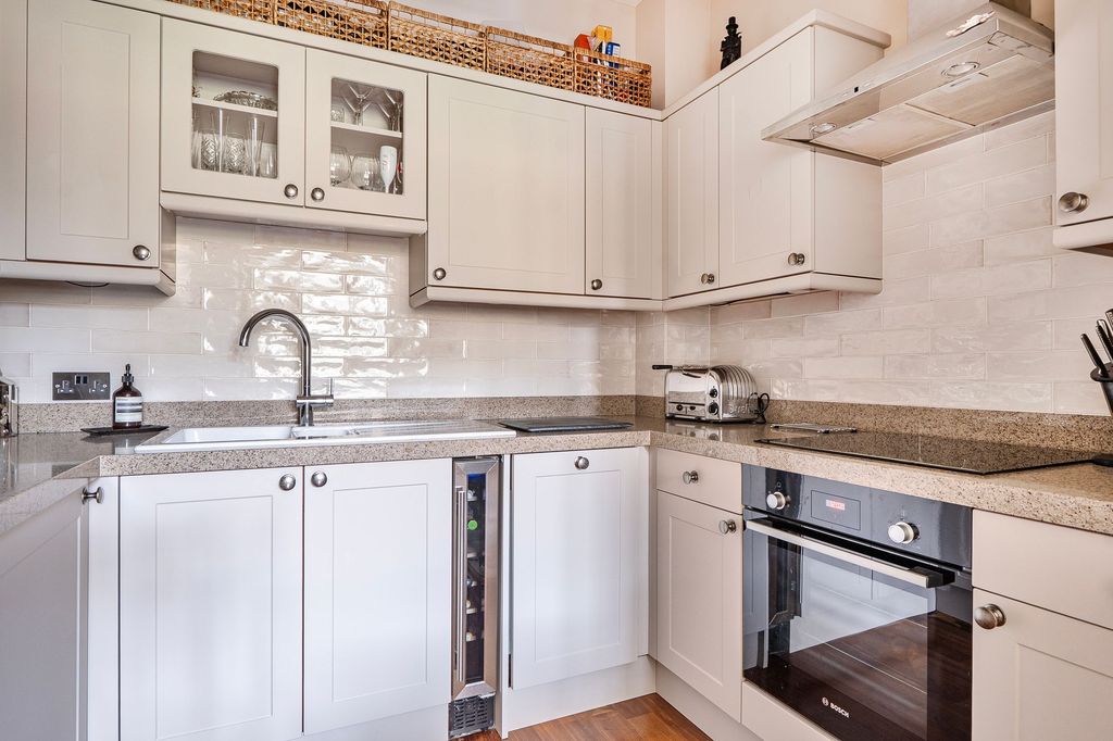 Property photo 3 of 15 Kitchen