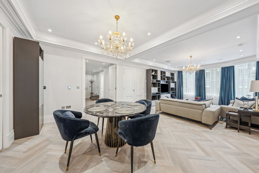Property photo 3 of 11 15.Jpg