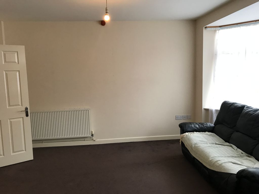 Property photo 2 of 5 Lounge
