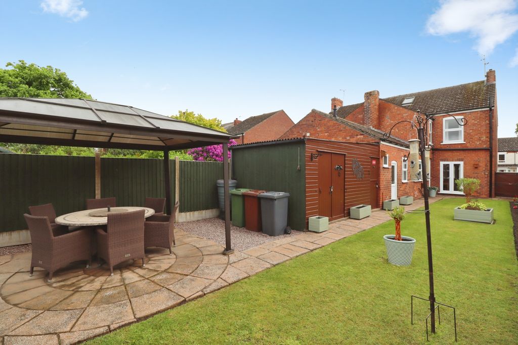 Property photo 2 of 19