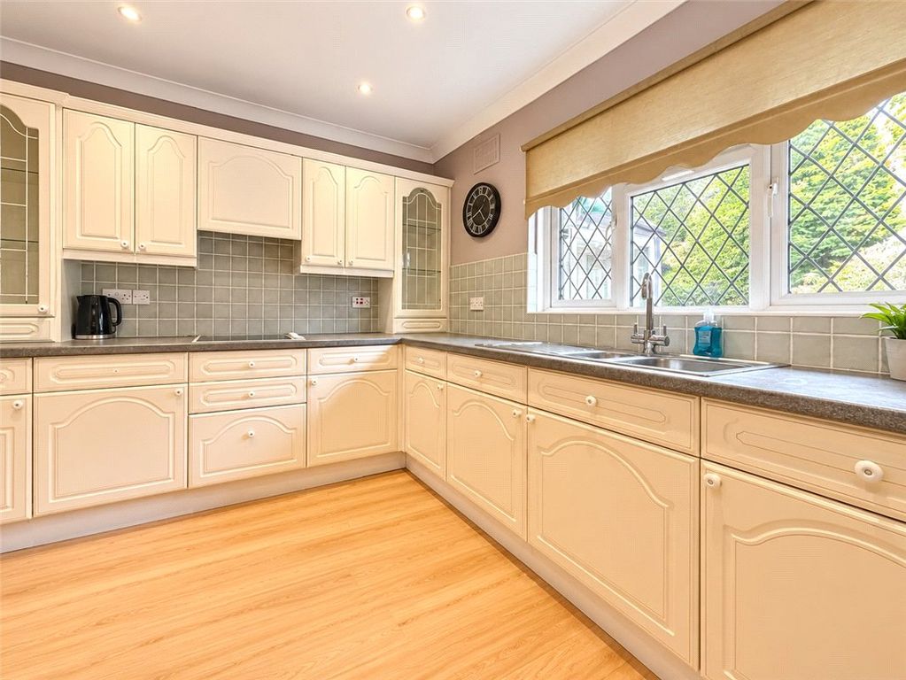 Property photo 2 of 17 Picture No. 15