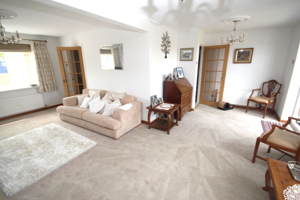 Property photo 3 of 19