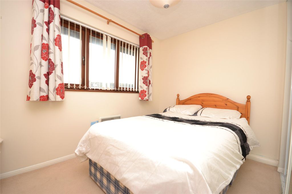 Property photo 3 of 11 Double Bedroom