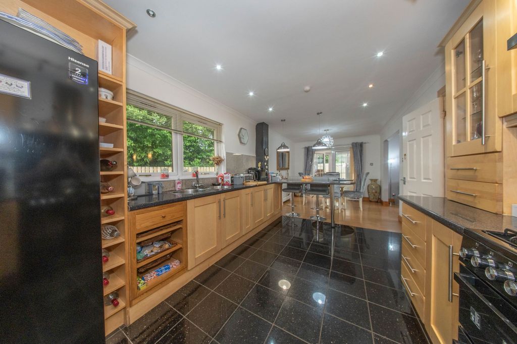 Property photo 3 of 38 Kitchen