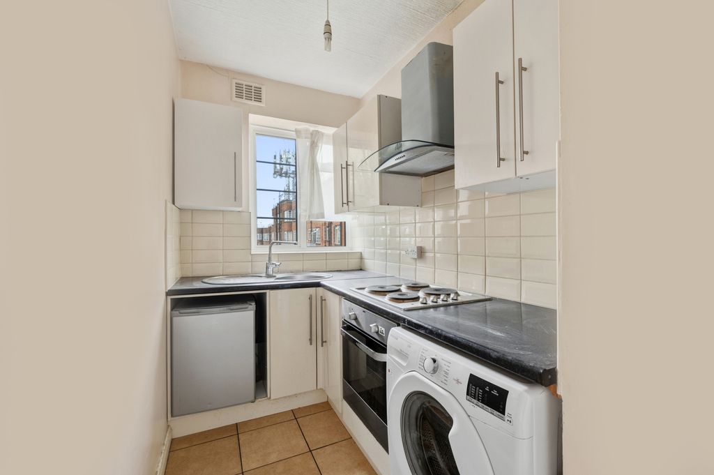 Property photo 3 of 10 Picture No. 06