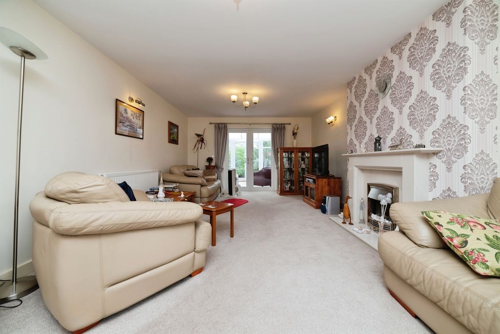 Property photo 2 of 19