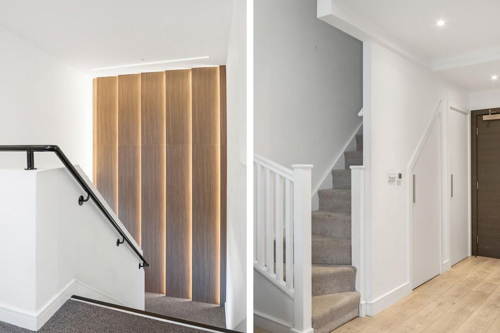 Property photo 3 of 11 Flat And Communal Stairs