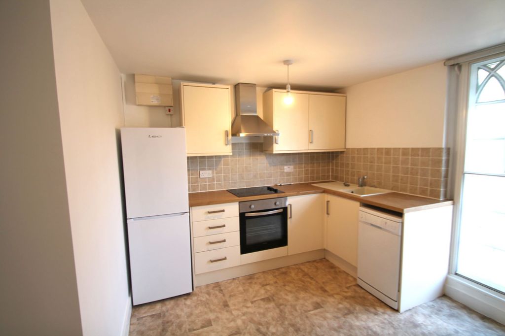 Property photo 3 of 7 Photo 5