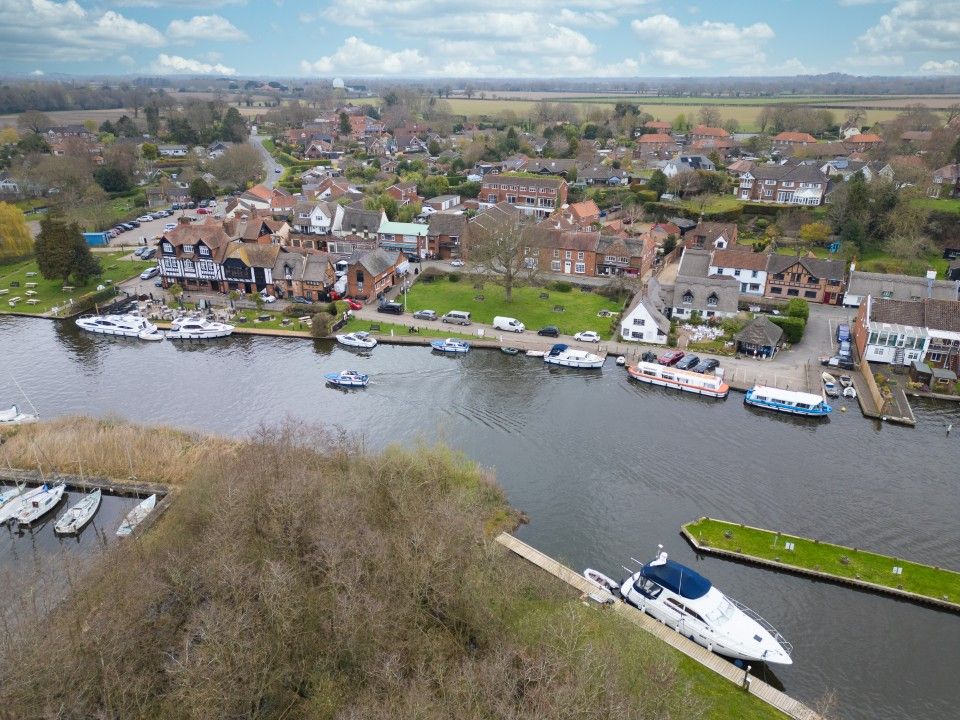 Property photo 2 of 33