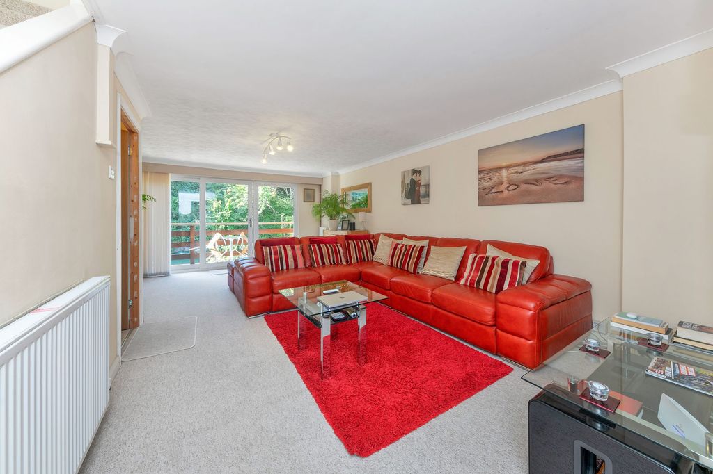 Property photo 3 of 18