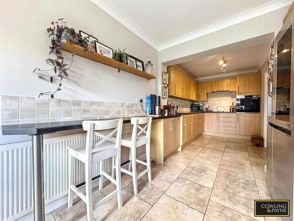 Property photo 3 of 23