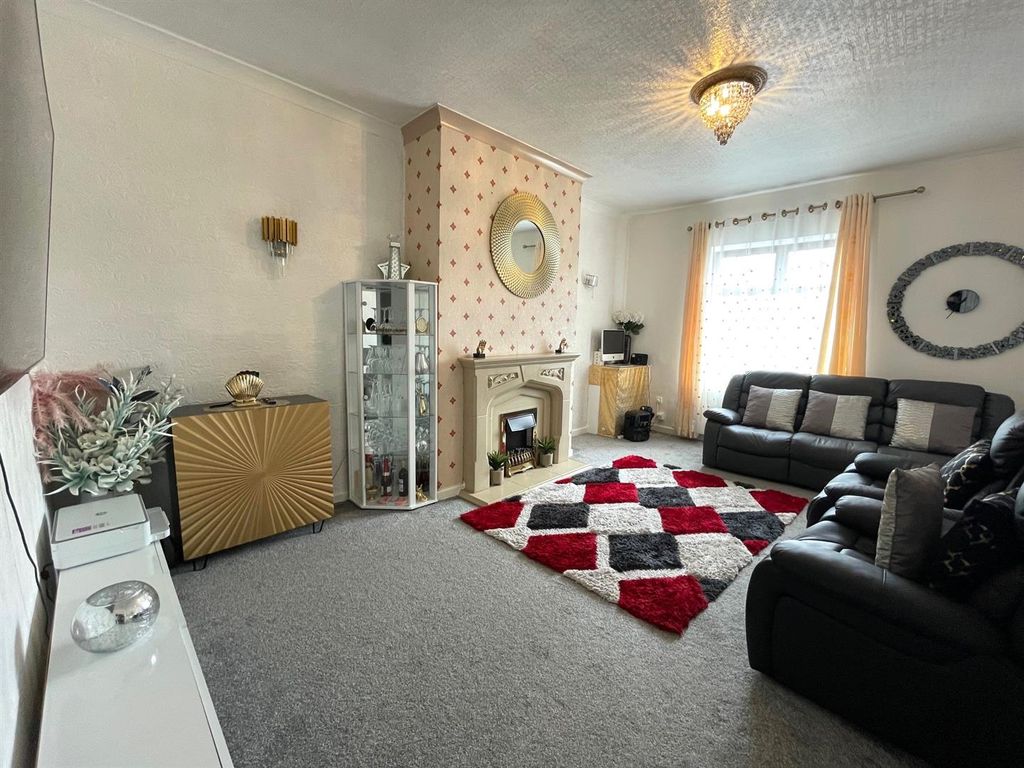 Property photo 2 of 20 c.Jpg