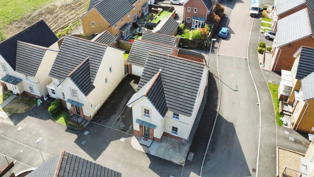 Property photo 2 of 43 4121065