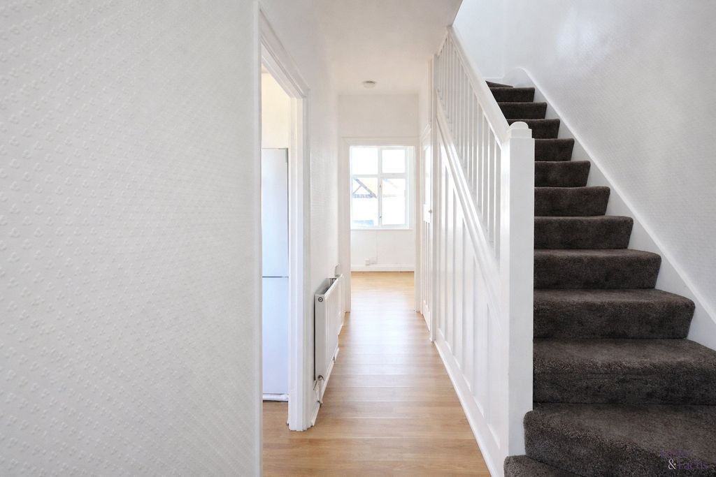 Property photo 3 of 8 Picture No. 04