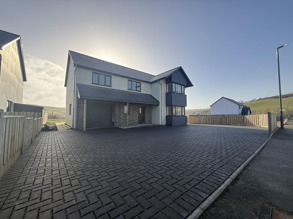 Property photo 1 of 19