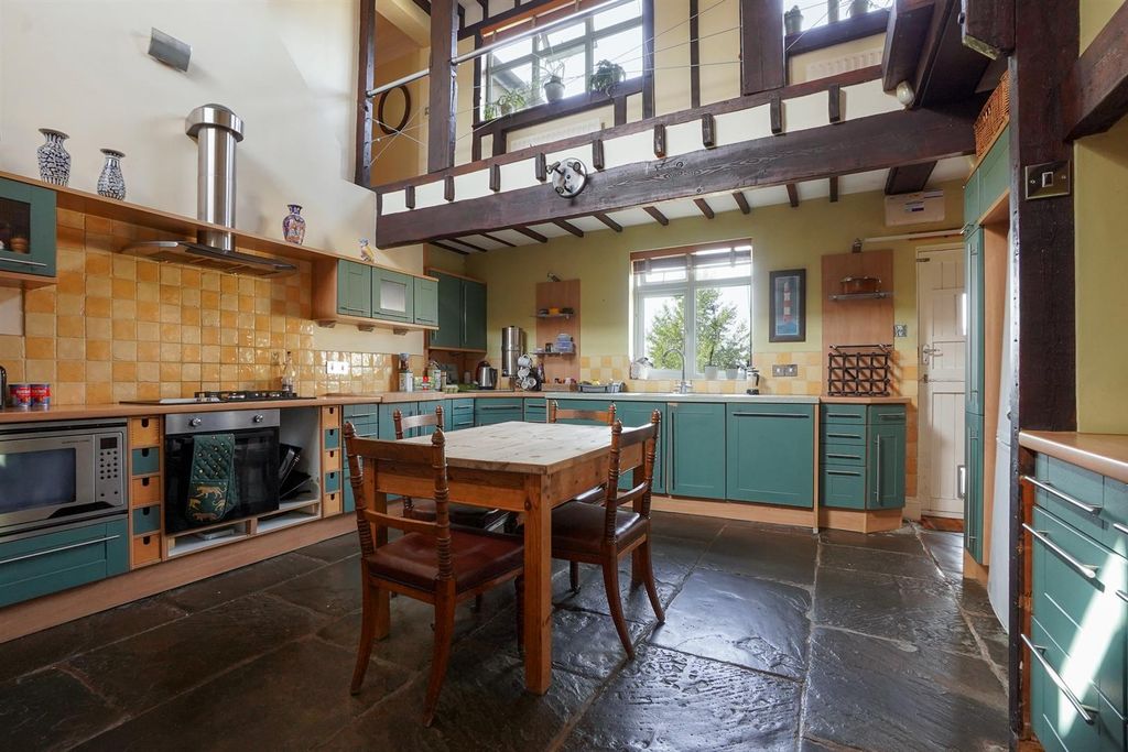 Property photo 3 of 54