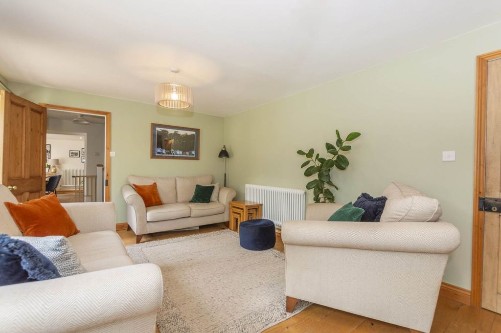 Property photo 3 of 23