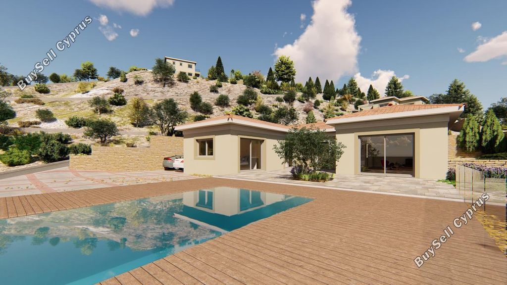 Property photo 1 of 2