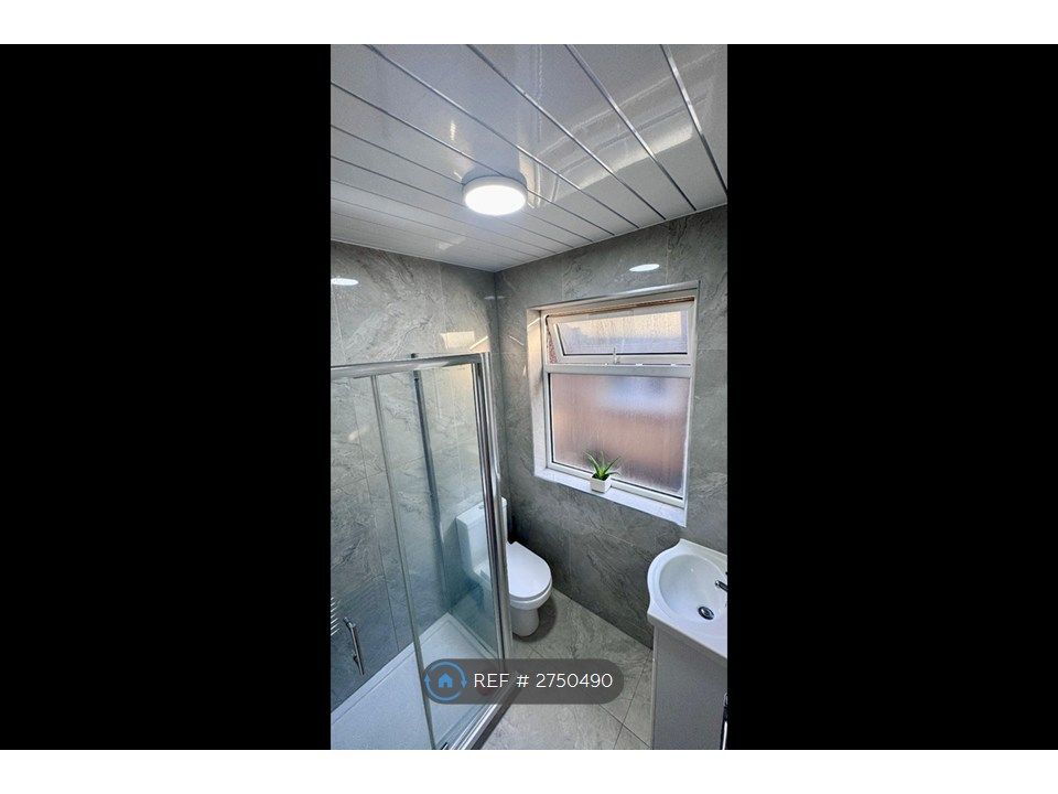 Property photo 3 of 16 Bathroom With Wc