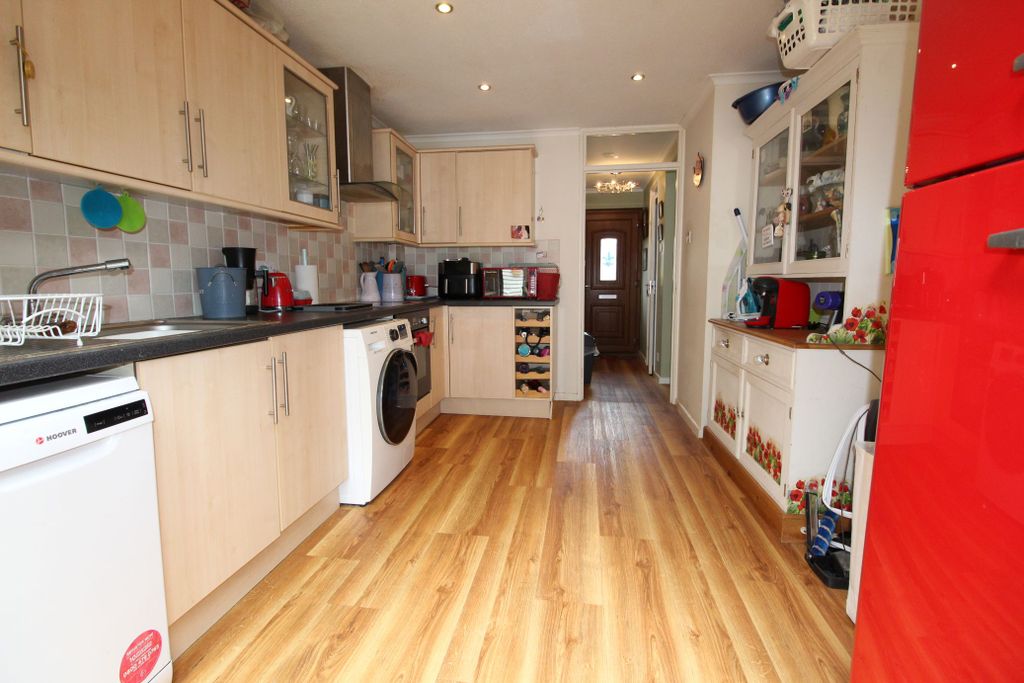 Property photo 2 of 14 Kitchen
