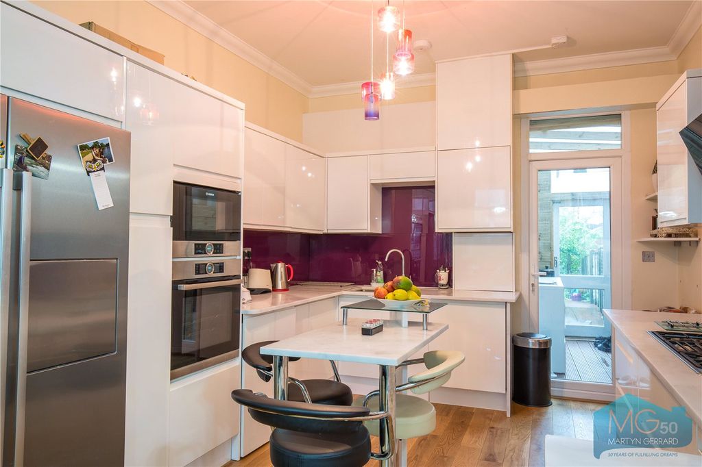Property photo 3 of 11 Picture No. 06