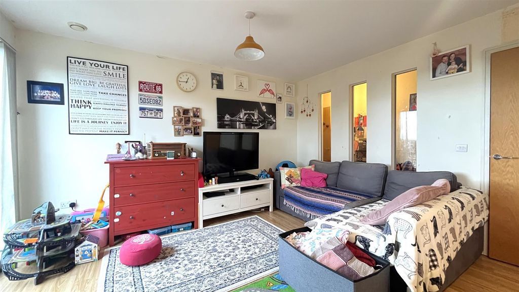 Property photo 2 of 10 Living Room .Jpg